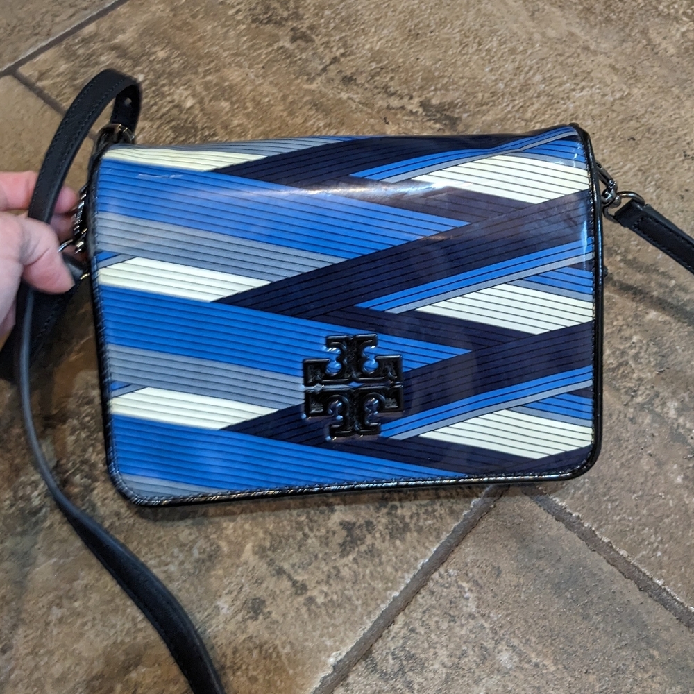 Tory Burch Britten Printed Patent Leather Combo Crossbody/Clutch Baddie Chic 💙
